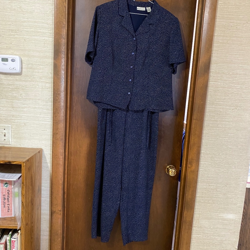 Appleseed's short sleeve blouse with matching pants